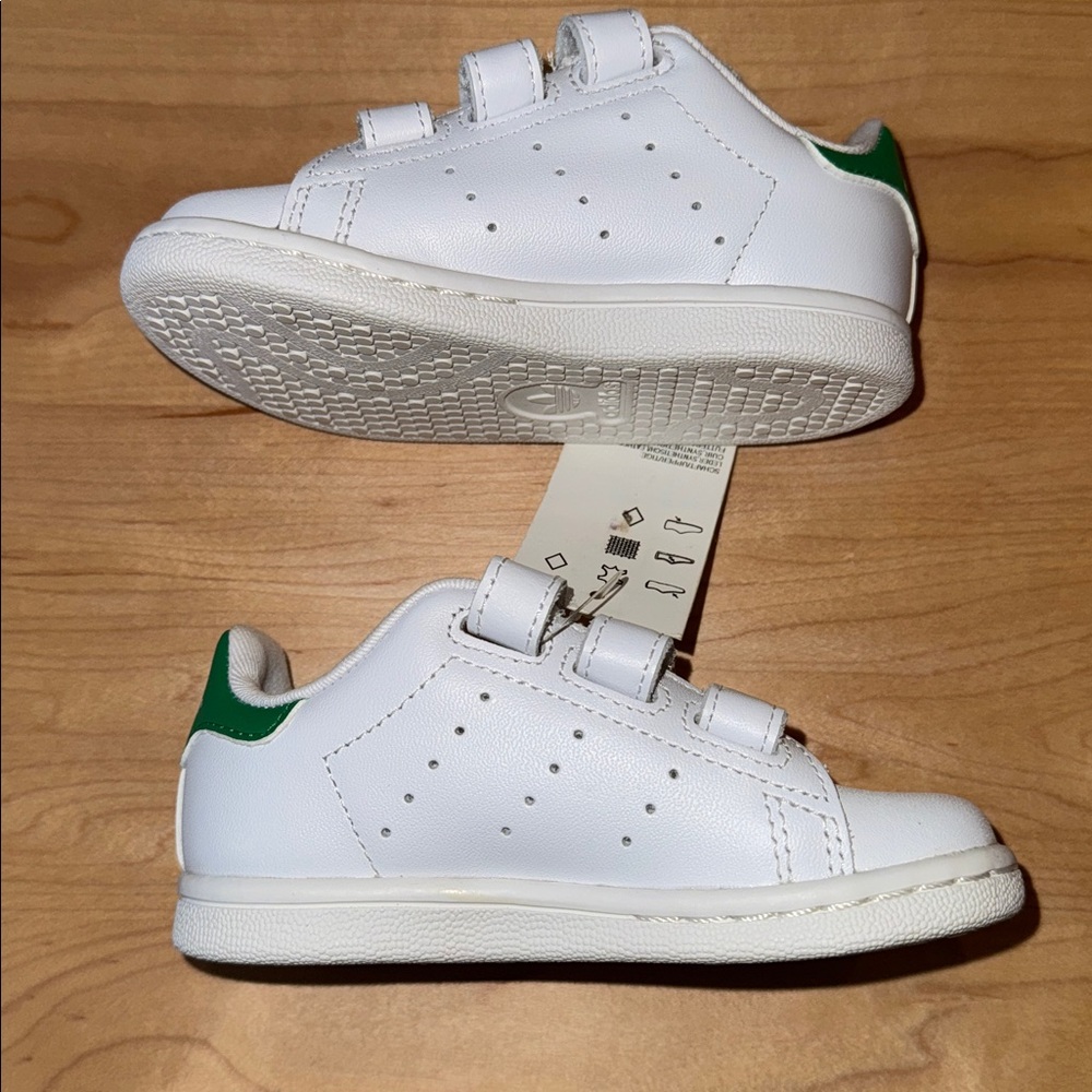 Adidas Sam Smith Toddler Sneakers Green and White Velcro 7 NWT White Sneakers - Picture 4 of 8